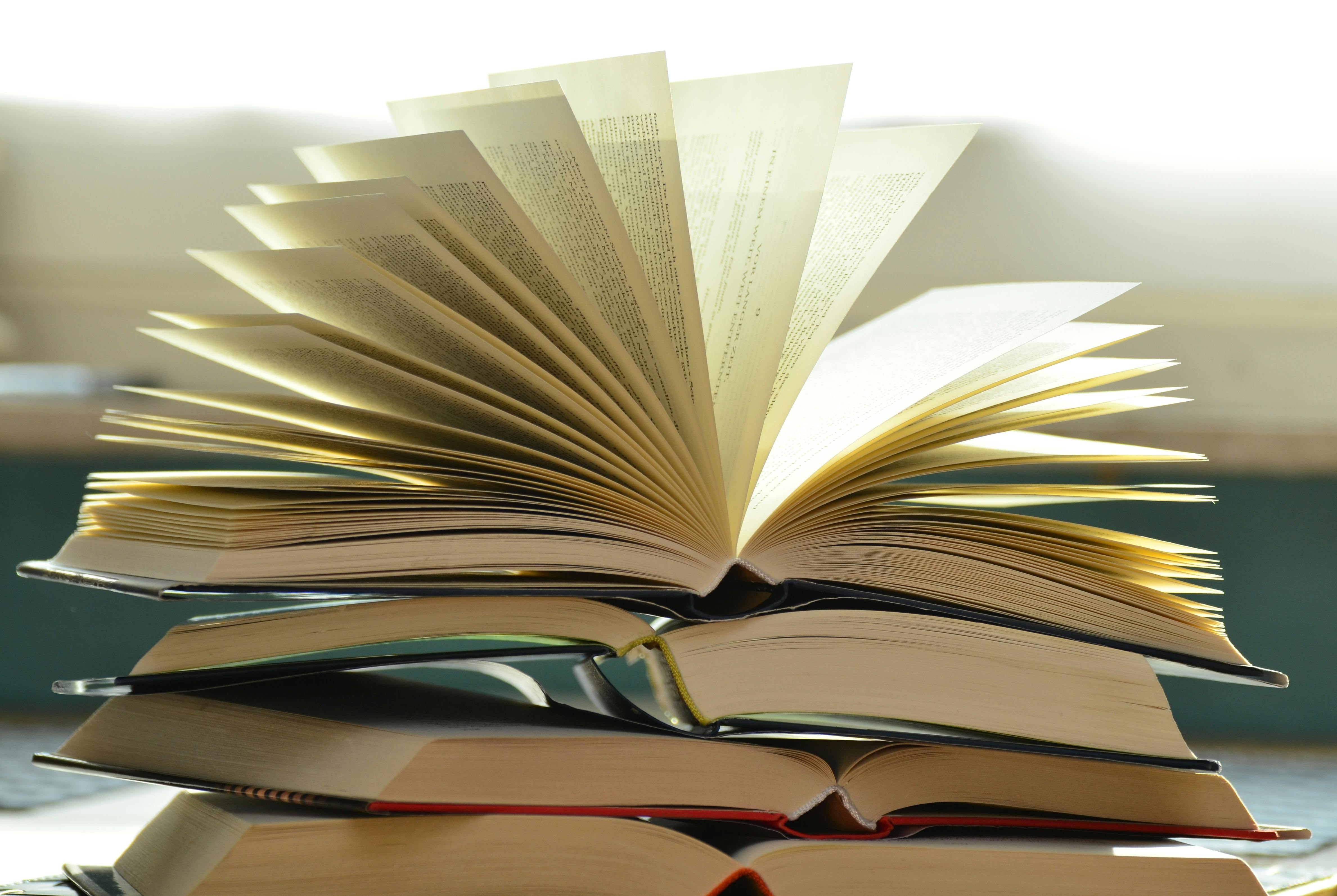 Pages de livres ouverts
