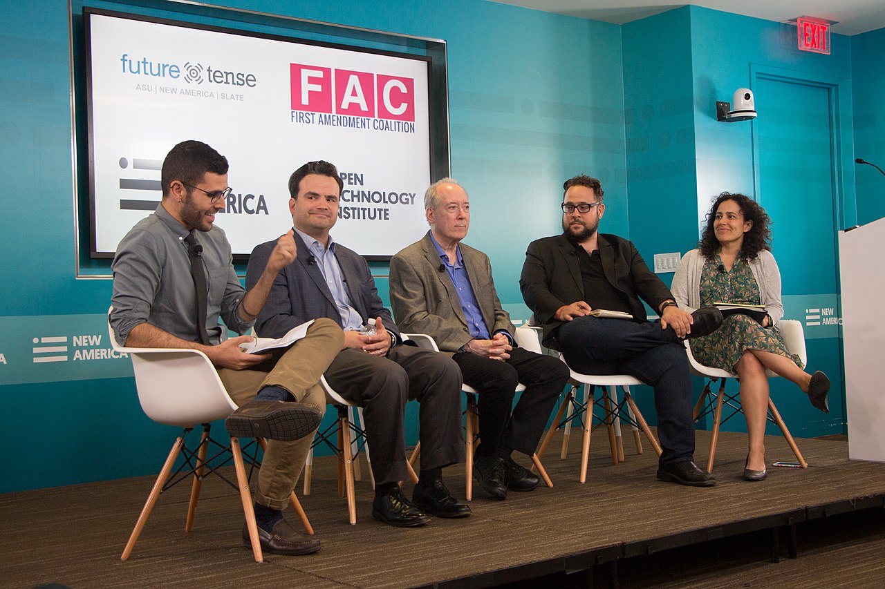 Table ronde consacrée à la désinformation et à la vérification des informations